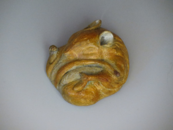 Sleeping Mouse – Holding Foot